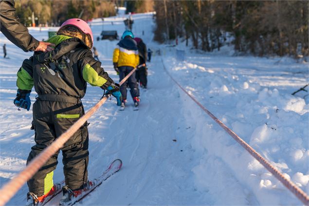 Fil neige Terre Ronde Hauteville - AgenceArgoJérômePruniaux-HautBugeyTourisme