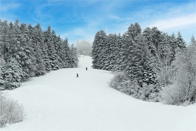 Domaine de ski alpin de Terre Ronde_Plateau d'Hauteville - AgenceArgoJérômePruniaux-HautBugeyTourism