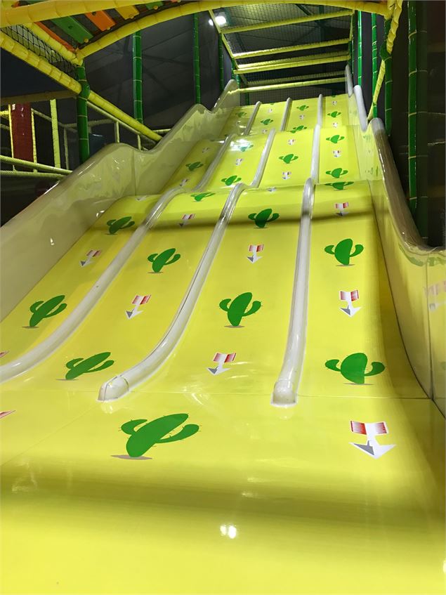 - LUDILUCKY SAS MRT LOISIRS