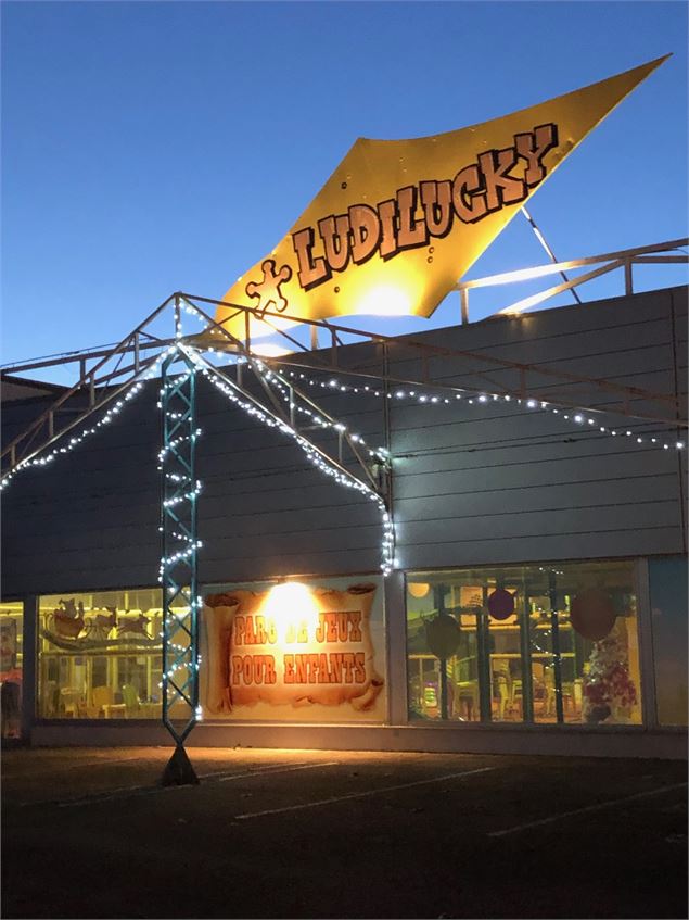 - LUDILUCKY SAS MRT LOISIRS