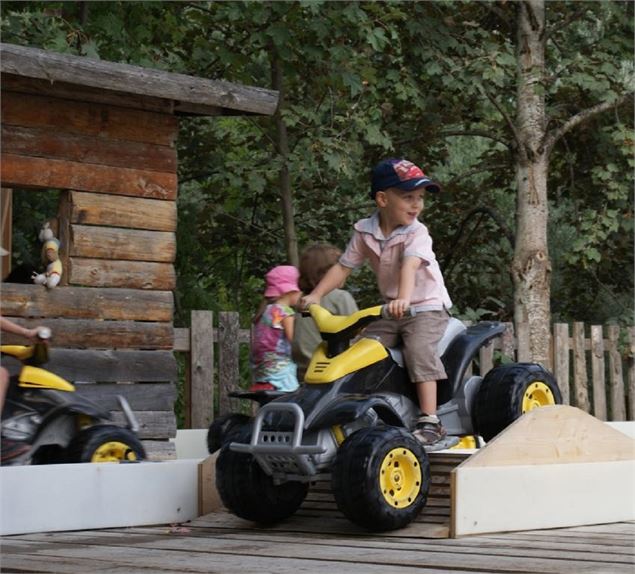 Circuit de motos électriques Les Loupiots - JC Rey