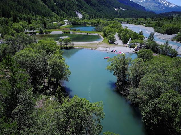 Le lac dédié au paddle et au canoë vu du ciel - Joel Drucy