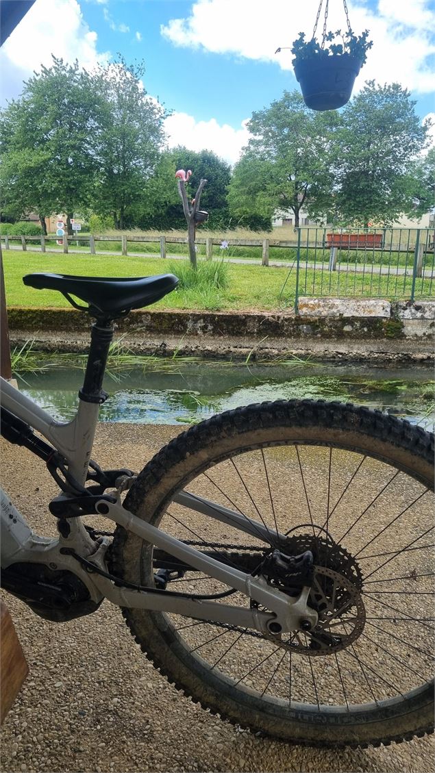 Circuit VTT-VTC n°28 (rouge) - Grand tour de Mépillat - Terres fortes de Cormoz_Saint-Nizier-le-Bouc