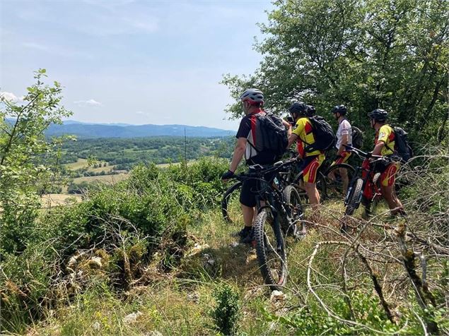 Circuit VTT n°30 (noir) - Monts de Corveissiat - Belvédère d'Echazeaux - Bourg Revermont VTT
