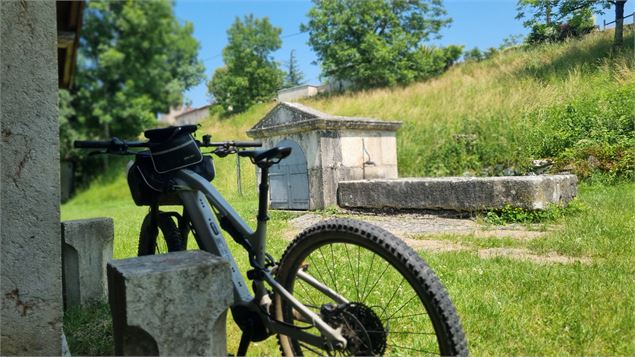 Liaison VTT (L5) Ile Chambod - Corveissiat par Gd Corent, la route des crêtes - scalland