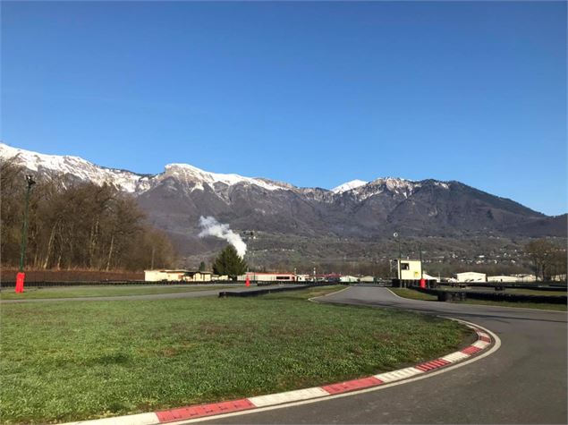 Piste ensoleillée - Karting du Grand Arc