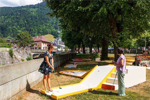 mini-golf thônes - Office de Tourisme Thônes Coeur des Vallées