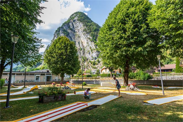 activité famille mini-golf thônes - Office de Tourisme Thônes Coeur des Vallées