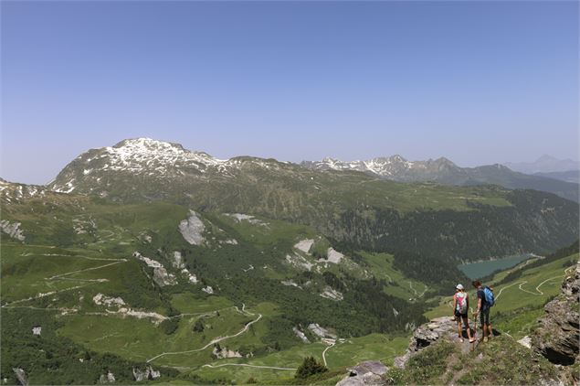 Vue depuis la Croix du Berger - S.Cardon-LeBeaufortain