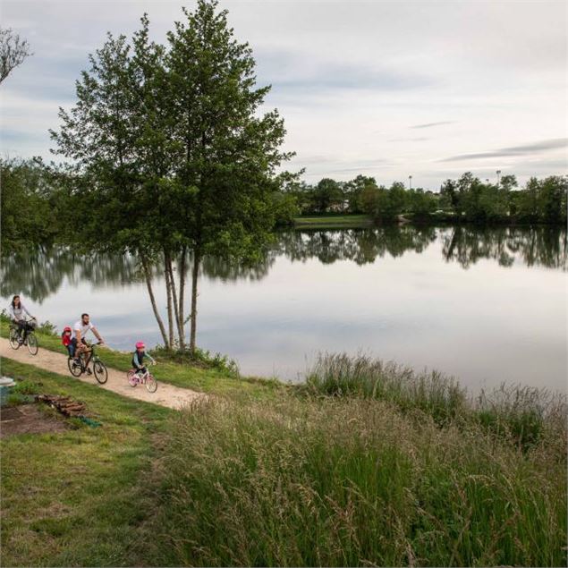 Le Tour du grand lac - OT Bourg en Bresse Destinations