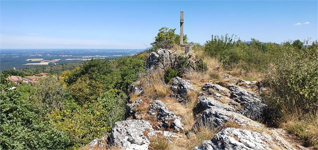Belvédère des ruines de l'église de St Julien sur Roche - scalland