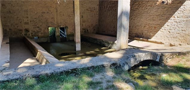 Jasseron, lavoir de la source du Jugnon - scalland