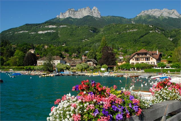 Vue de Talloires depuis l'embarcadère - C.Max