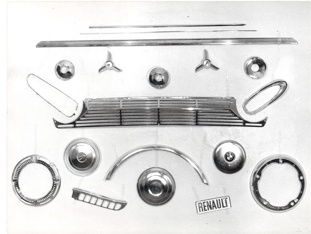 Echantillons de pièces métalliques pour voiture, site des forges de Cran - Arch. dép. Haute-Savoie.