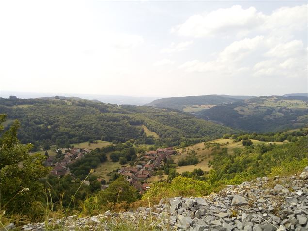 Vue sur le Bugey depuis la carrière de Cerin - OT - S.Megani