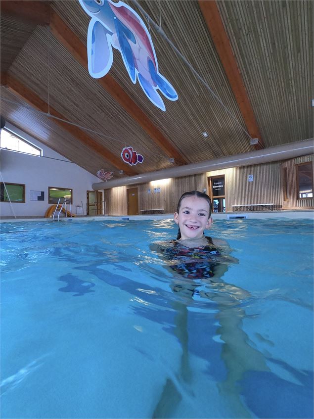 Enfant Piscine - Société Parrachée Vanoise