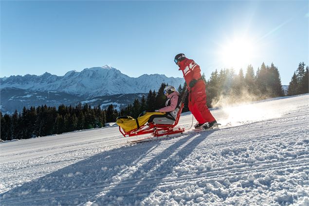 Handiski avec l'ESF devant Mont-Blanc - Paul Besson - OT Combloux