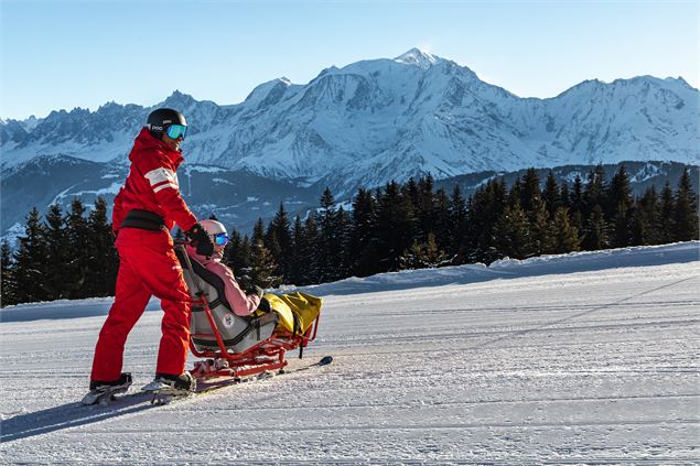 Handiski face au Mont-Blanc - Paul Besson - OT Combloux