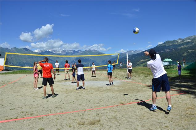 Terrain de volley aux Coches - Amandine Elie