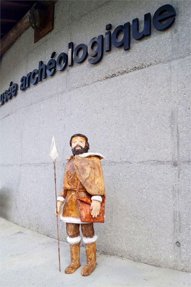 Figurine d'un homme de cro-magnon - Photo Passion