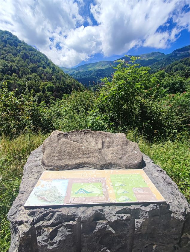 Creux de l'Envers - ©Anne-Marie Barbe