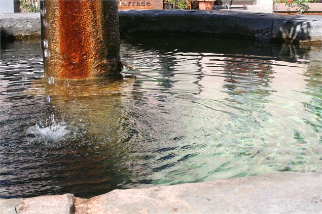 Fontaine de la Grande Place de Conflans - Ville d'Albertville