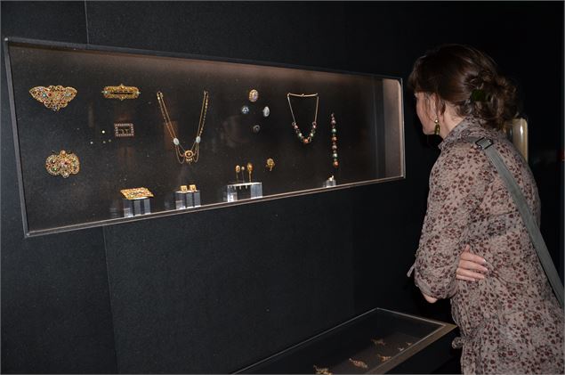 Exposition permanente sur les émaux bressans - Département de l'Ain, Agathe Gaubert