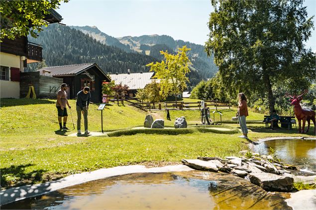 Mini-golf à Châtel - L.Meyer-Châtel
