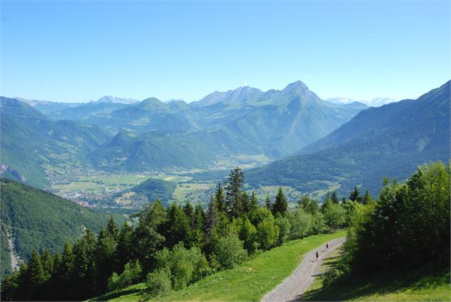 Charvin_depuis_Bauges - Tristan Shu - Annecy Mountains