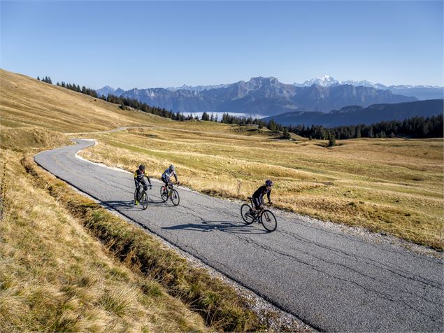 Tour du lac par le haut - itinéraire cyclo_Annecy - Tristan Shu - Annecy Mountains