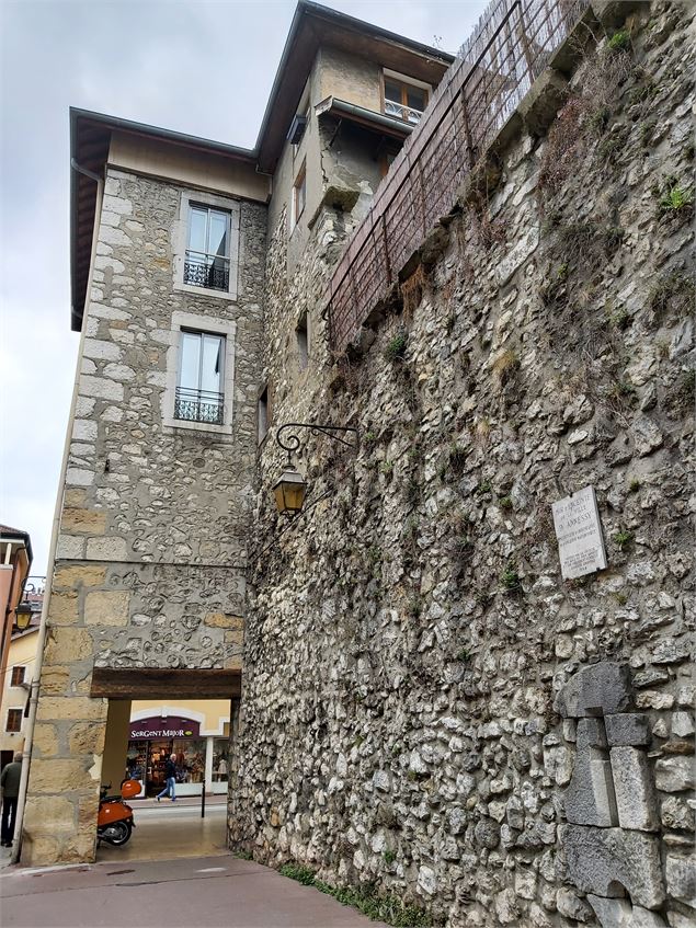 Ancien mur de fortification - Nicole Tissot