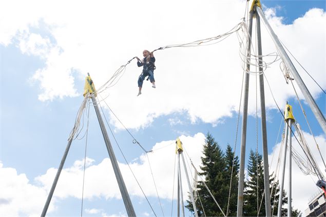 Une fillette en l'air - OT Flaine-Candice Genard