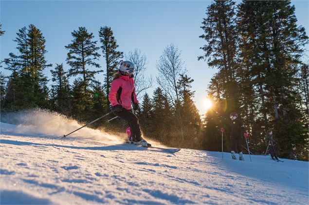 Ski alpin Terre Ronde Hauteville - AgenceArgoJérômePruniaux-HautBugeyTourisme