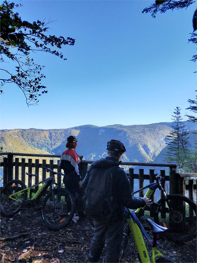 VTT à Giron - ©Daniel Gillet