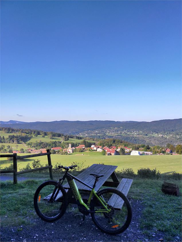 VTT à Giron - ©Daniel Gillet