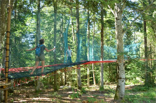 Parc à filets en hauteur à Giron - ©Daniel Gillet