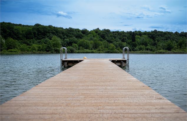Baignade au lac de Virieu-le-Grand_Virieu-le-Grand - © Thibault Collin