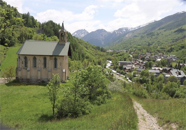 Chapelle et rocher Saint-Pierre à Valloire - Alban Pernet / Valloire Tourisme