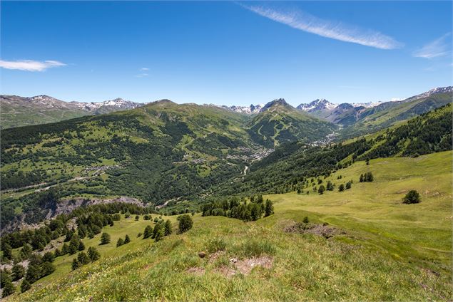 Vue sur Valloire depuis le Pain de Sucre - Alban Pernet / Valloire Tourisme