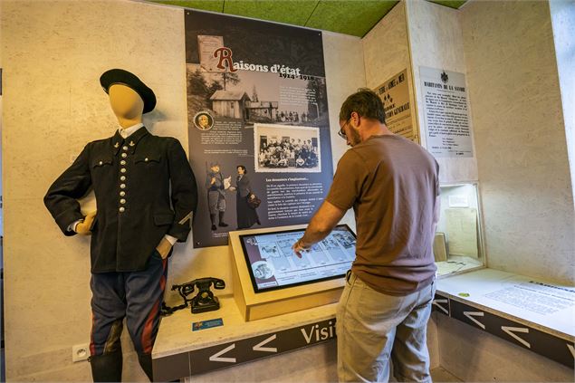 Exposition permanente de la Vieille Douane à Châtel - JF Vuarand