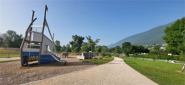 Croix Verte_aire de jeux - Grand Lac