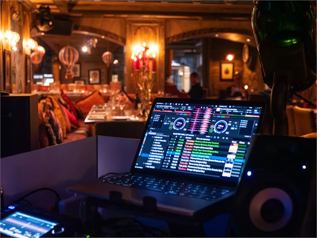 DJ Résident - Y-Studio