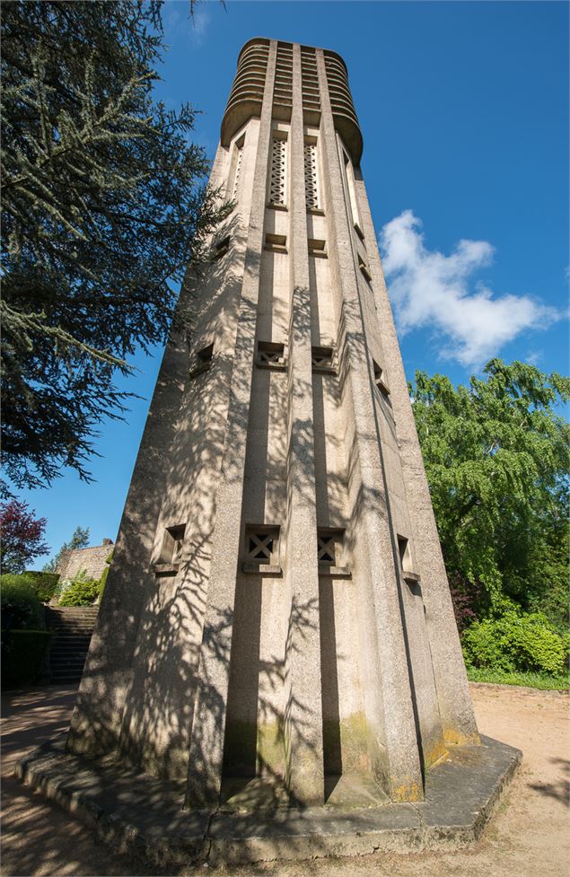 Carillon - Grand Angle