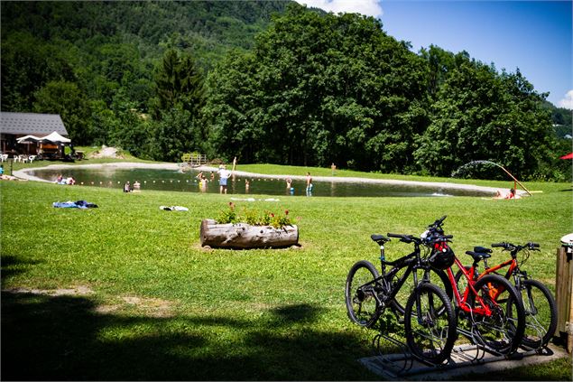 Plan d'eau_Saint-Colomban-des-Villards - OT Espace Glandon