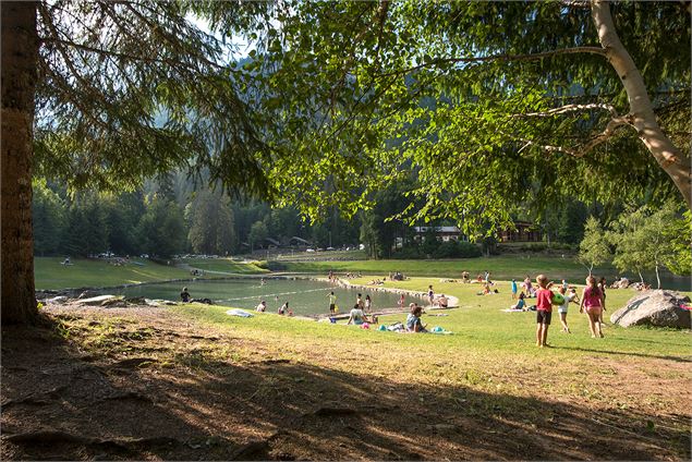 Plage du Lac de Montriond - Yvan Tisseyre/OT Vallée d'Aulps