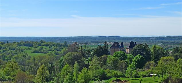 Vue sur le château de Varey - K.Tranchina
