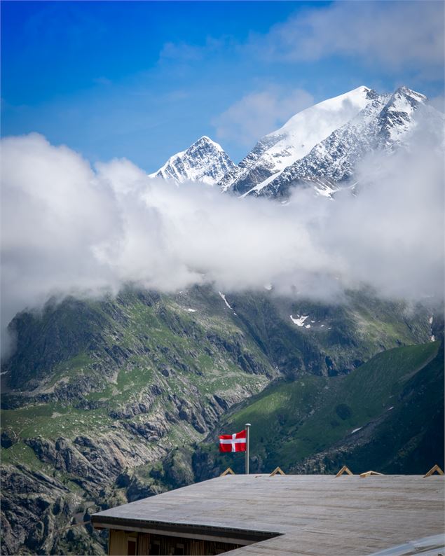 Le Refuge des Prés, face au Mont Blanc, au coeur de la réserve naturelle des Contamines Montjoie - L