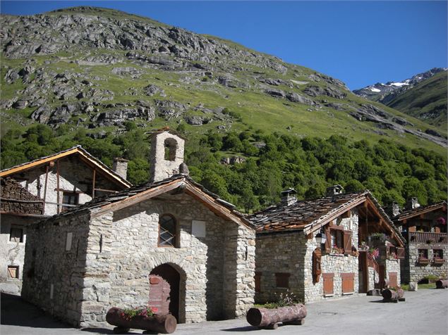 Montée cyclo du Col de l'Iseran depuis Bonneval-sur- Arc - © Savoie Mont Blanc - Anglade