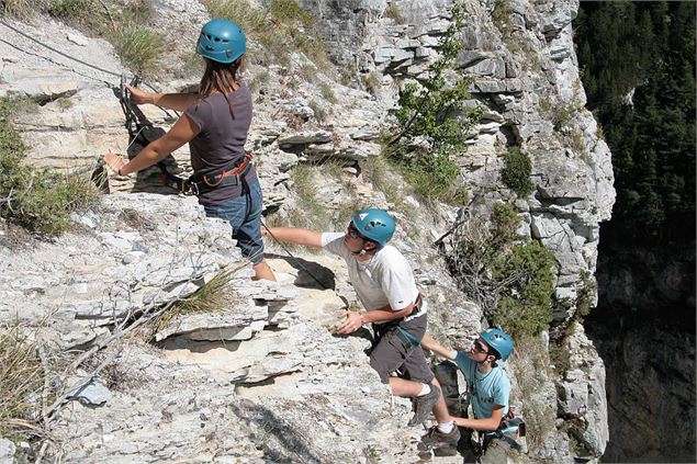 Via ferrata du Diable Montée au ciel à Aussois - Auvergne Rhone Alpes Tourisme Tristan Shu