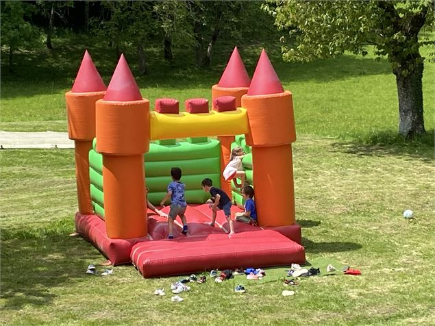 Location de châteaux gonflables à proximité - GDF Ain